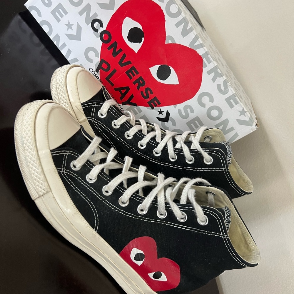 Men’s Converse Black and Red High-Top Sneakers with Heart Design size 8
